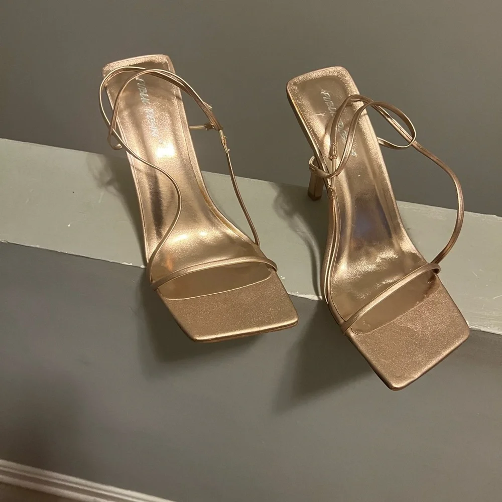 Public Desire Wide Fit Rayelle heeled sandals with square toes in rose gold - Picture 1 of 3